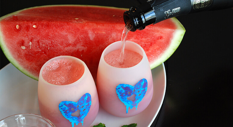 You're just minutes away from a refreshing summer drink for both you and your pooch. Get the recipe for a fun watermelon mimosa cocktail / mocktail!